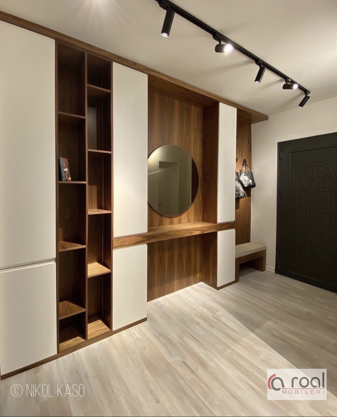 Kuzhinë moderne me porosi në Tiranë — projekt nga ROAL Mobileri