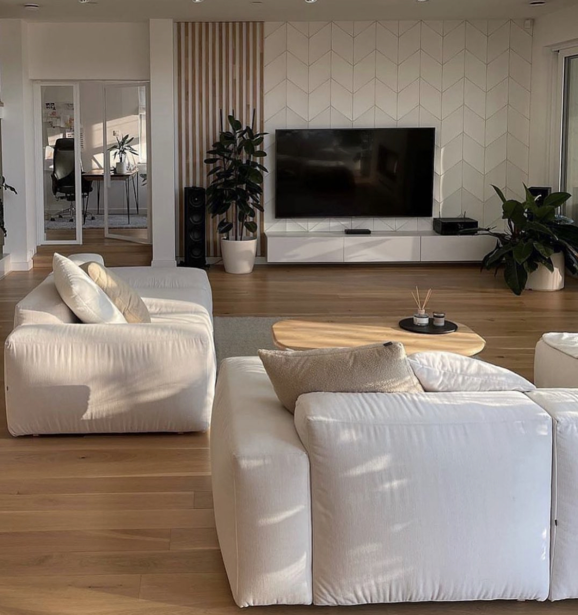 Garderobë me masë në Tiranë — mobilje me porosi nga ROAL Mobileri